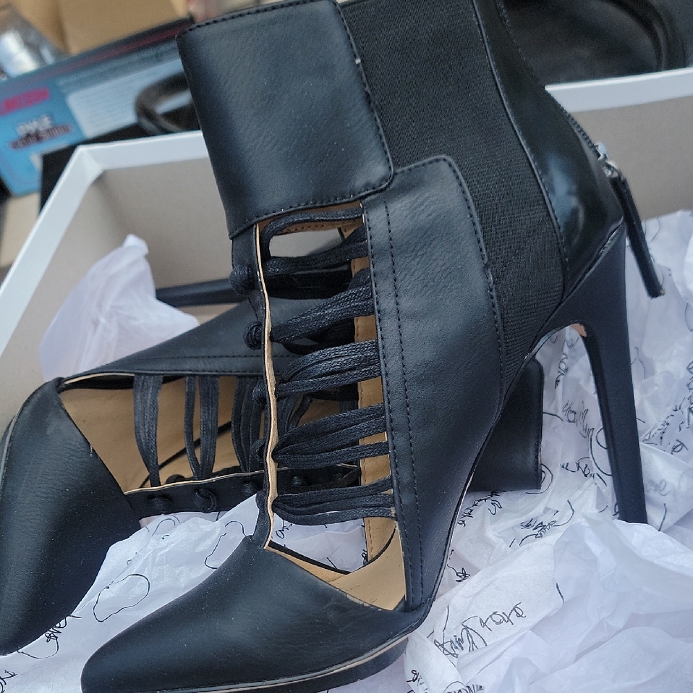 GX by Gwen Stefani Black Heeled Boots with Cut-Out Design